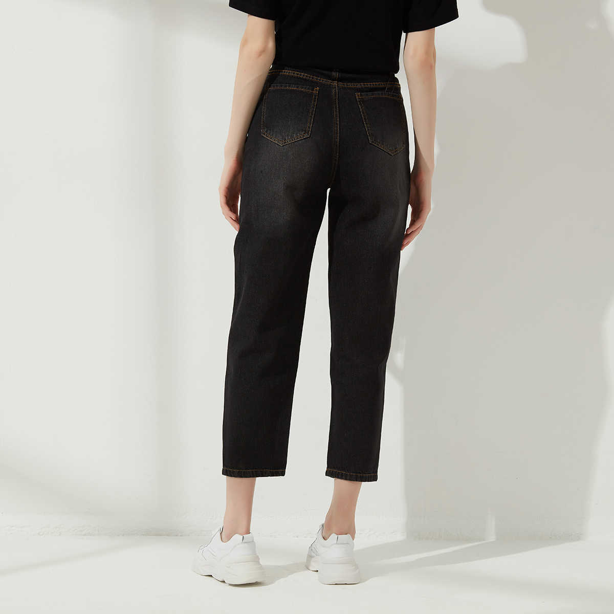 Wixra Stylish Denim Pants Female High Waist Jeans With Fur BF Casual Button Trousers Womens Streetwear Autumn Winter 210922