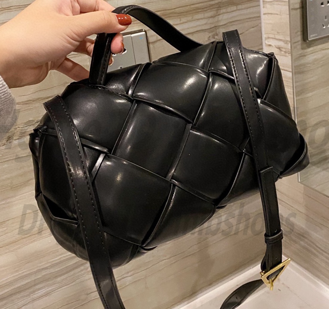 Top quality Luxurys B designers Shoulder Bags Handbags wallet Fashion womens Cross Body Clutch Weave Messenger Bag Totes CrossBody 2021 Handbag purses Best-selling, No bags
Top quality Luxurys B designers Shoulder Bags Handbags wallet Fashion womens Cross Body Clutch Weave Messenger Bag Totes CrossBody 2021 Handbag purses Best-selling, No bags