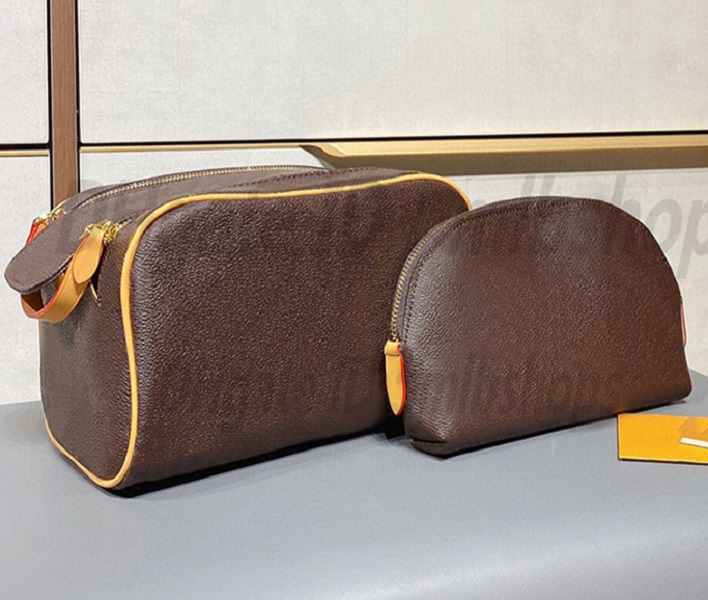 Fashion cosmetic bag Luxurys L designers Women High quality famous makeup bag travel pouch make up ladies purses organizador toiletry Totes Clutch Bags, No bags
Fashion cosmetic bag Luxurys L designers Women High quality famous makeup bag travel pouch make up ladies purses organizador toiletry Totes Clutch Bags, No bags