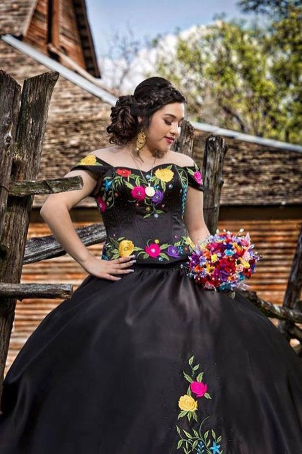 Vintage Black Ball Gown Quinceanera Dresses Mexican Theme Floral Embroidered Off The Shoulder Beaded Satin Sweet 16 Dress Long Masquerade Prom Party G