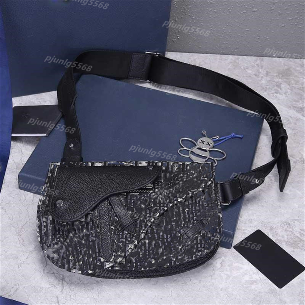 Saddle bag luxury cross men's style women's leather leisure solid color metal buckle retro fashion personalized shoulder bag designer bags, Black leather
Saddle bag luxury cross men's style women's leather leisure solid color metal buckle retro fashion personalized shoulder bag designer bags, Black leather