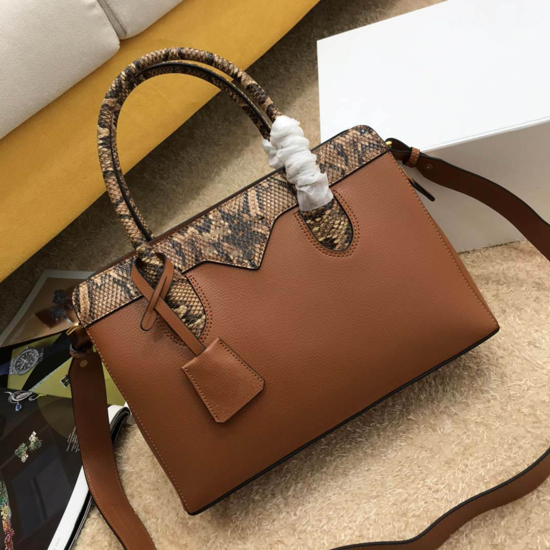 High quality leather bag luxury brown Serpentine handbag lady fashion shoulder totes women messenger bags designer business briefcase retro brand handbags
High quality leather bag luxury brown Serpentine handbag lady fashion shoulder totes women messenger bags designer business briefcase retro brand handbags