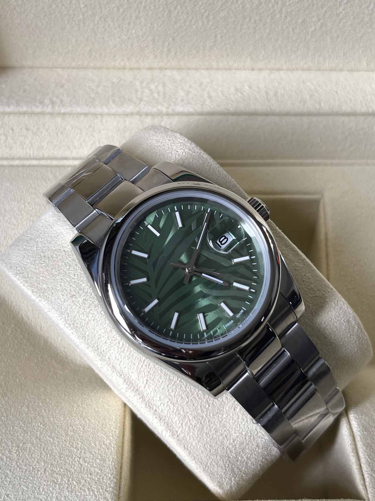 2021 Smooth Bezel Datejust Green Dial Steel Mens 36mm Watch Sapphire Glass Automatic Mechanical Stainless Oyster Perpetual Turquoise 124300, Slivery;brown
2021 Smooth Bezel Datejust Green Dial Steel Mens 36mm Watch Sapphire Glass Automatic Mechanical Stainless Oyster Perpetual Turquoise 124300, Slivery;brown