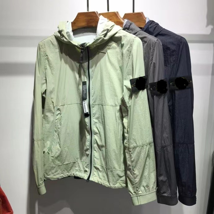 Designer Mens Jackets Stone Spring Autumn Coat Windrunner Fashion Hooded hoodies island Sports Windbreaker Casual Zipper Coats Man Outerwear Clothing two, The difference is not shipped
Designer Mens Jackets Stone Spring Autumn Coat Windrunner Fashion Hooded hoodies island Sports Windbreaker Casual Zipper Coats Man Outerwear Clothing two, The difference is not shipped