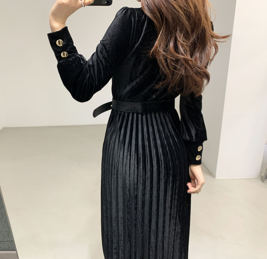 Korea Elegant Ladies Velvet Pleated Dresses Fashion Women Long Sleeve Single-Breasted Vestido Da Festa With Belt 210520