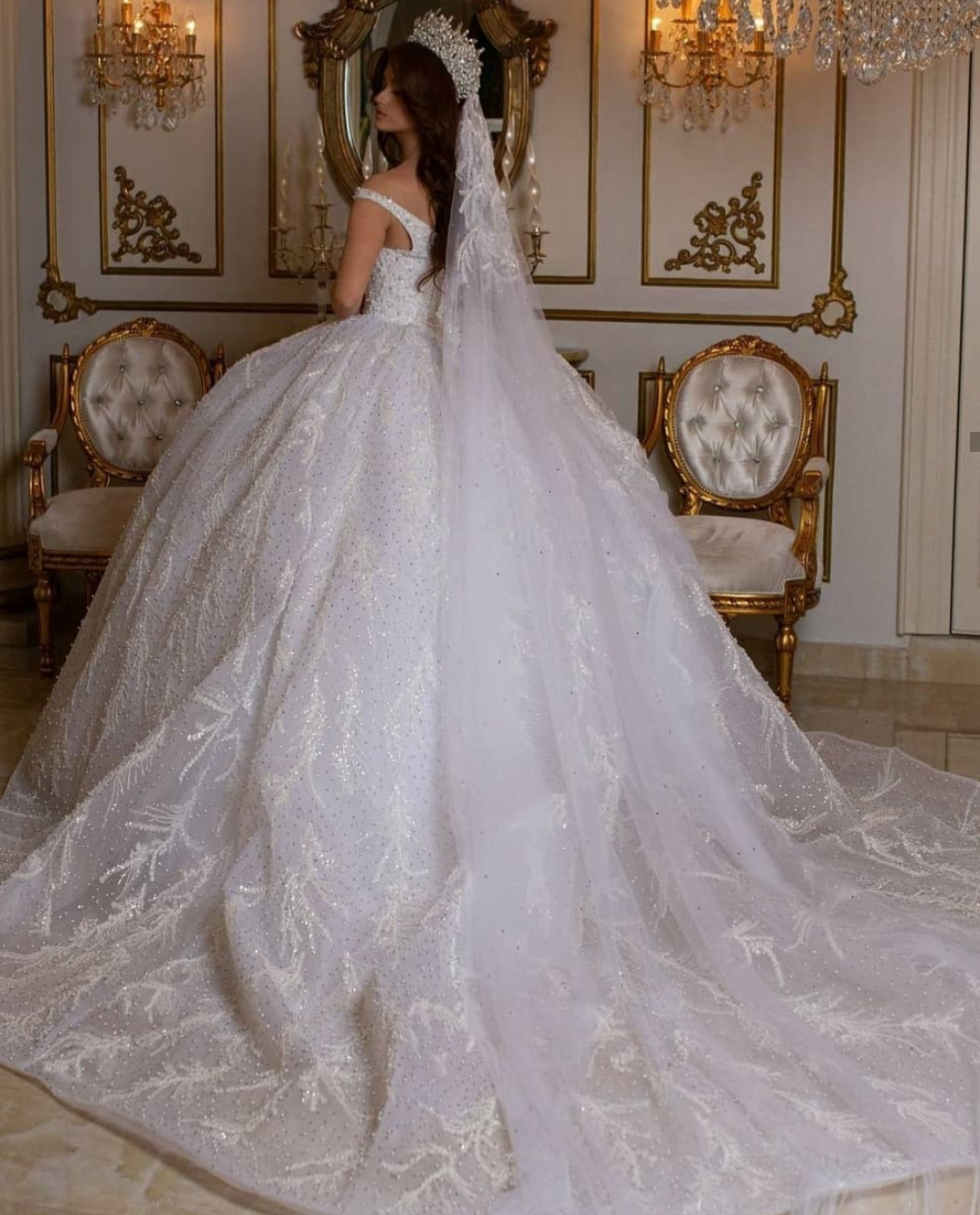 Elegant White Pearls Wedding Dresses Lace Appliques Ball Gown Heavy Beaded Bridal Gowns Modern vestido de novia