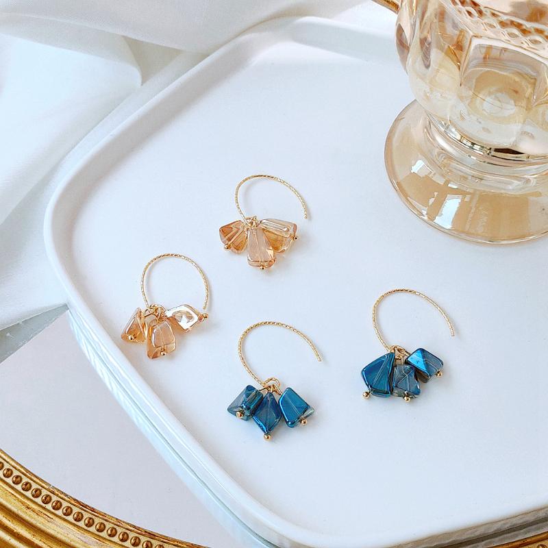 Stud Fashionable Glass Material Handmade Retro Creative Geometric Design Niche Sense Earring Trend, Golden;silver
Stud Fashionable Glass Material Handmade Retro Creative Geometric Design Niche Sense Earring Trend, Golden;silver