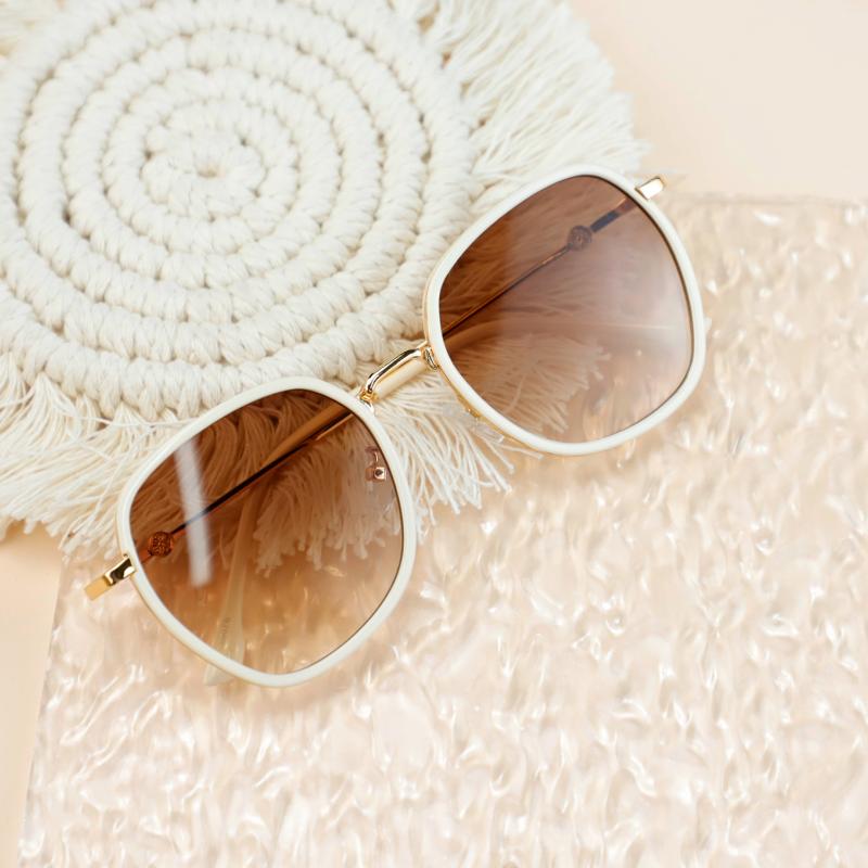 Sunglasses Ladies Luxury 2022 Anti-Blue Light Transparent Color Black Green Fashion Women Glasses
Sunglasses Ladies Luxury 2022 Anti-Blue Light Transparent Color Black Green Fashion Women Glasses