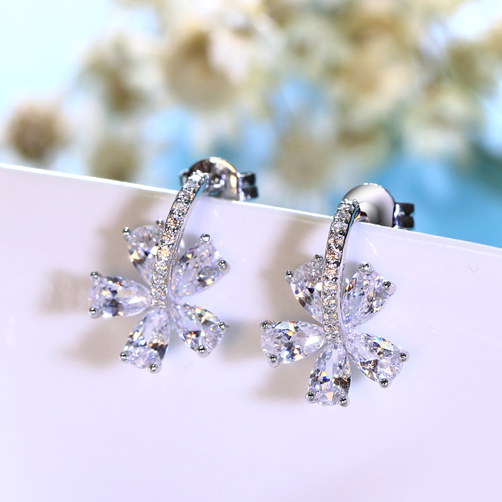 Pure 925 Silver Stud Earrings With Shiny Zircon Cute Fine Jewellery Lovely Jewelry For Young Girl
Pure 925 Silver Stud Earrings With Shiny Zircon Cute Fine Jewellery Lovely Jewelry For Young Girl