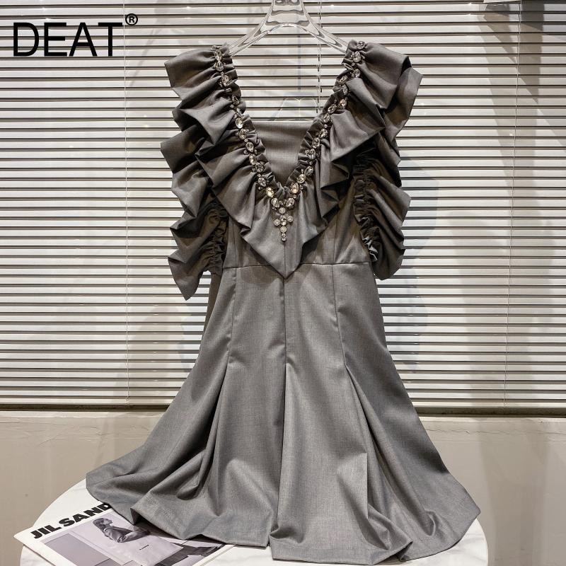 Women Gray Ruffles Temperament Diamond Pleated Sexy Dress V-neck Sleeveless Arrivals Fashion Spring Summer 11D128 210525
Women Gray Ruffles Temperament Diamond Pleated Sexy Dress V-neck Sleeveless Arrivals Fashion Spring Summer 11D128 210525