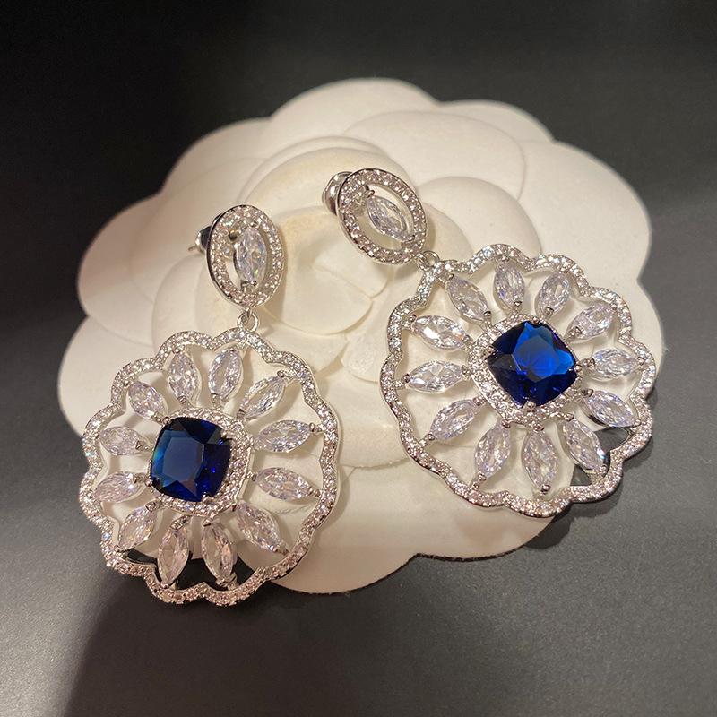 Dangle & Chandelier Bilincolor Fashion Cubic Zirconia Blue Flower Earring For Women, Silver
Dangle & Chandelier Bilincolor Fashion Cubic Zirconia Blue Flower Earring For Women, Silver