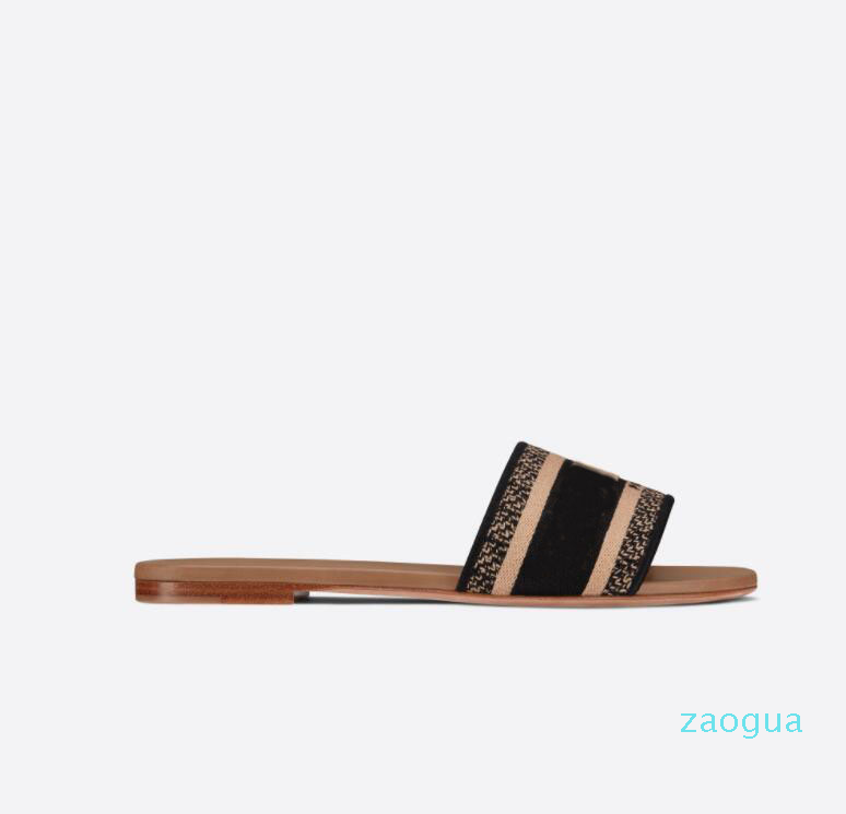 Summer Dway Slide Ladies Sandals Flats Embroidered Women's Slipper Perfect Flip Flops Luxury Designers Party Walking Shoes EU35-42 9978
Summer Dway Slide Ladies Sandals Flats Embroidered Women's Slipper Perfect Flip Flops Luxury Designers Party Walking Shoes EU35-42 9978