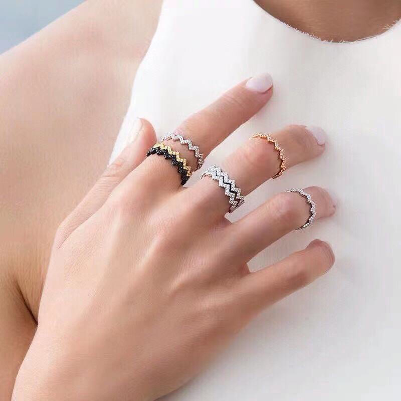 luxurys Fashion designers pattern wave shape women ring simple exquisite workmanship classic versatile gift travel party Festival good, Silver
luxurys Fashion designers pattern wave shape women ring simple exquisite workmanship classic versatile gift travel party Festival good, Silver