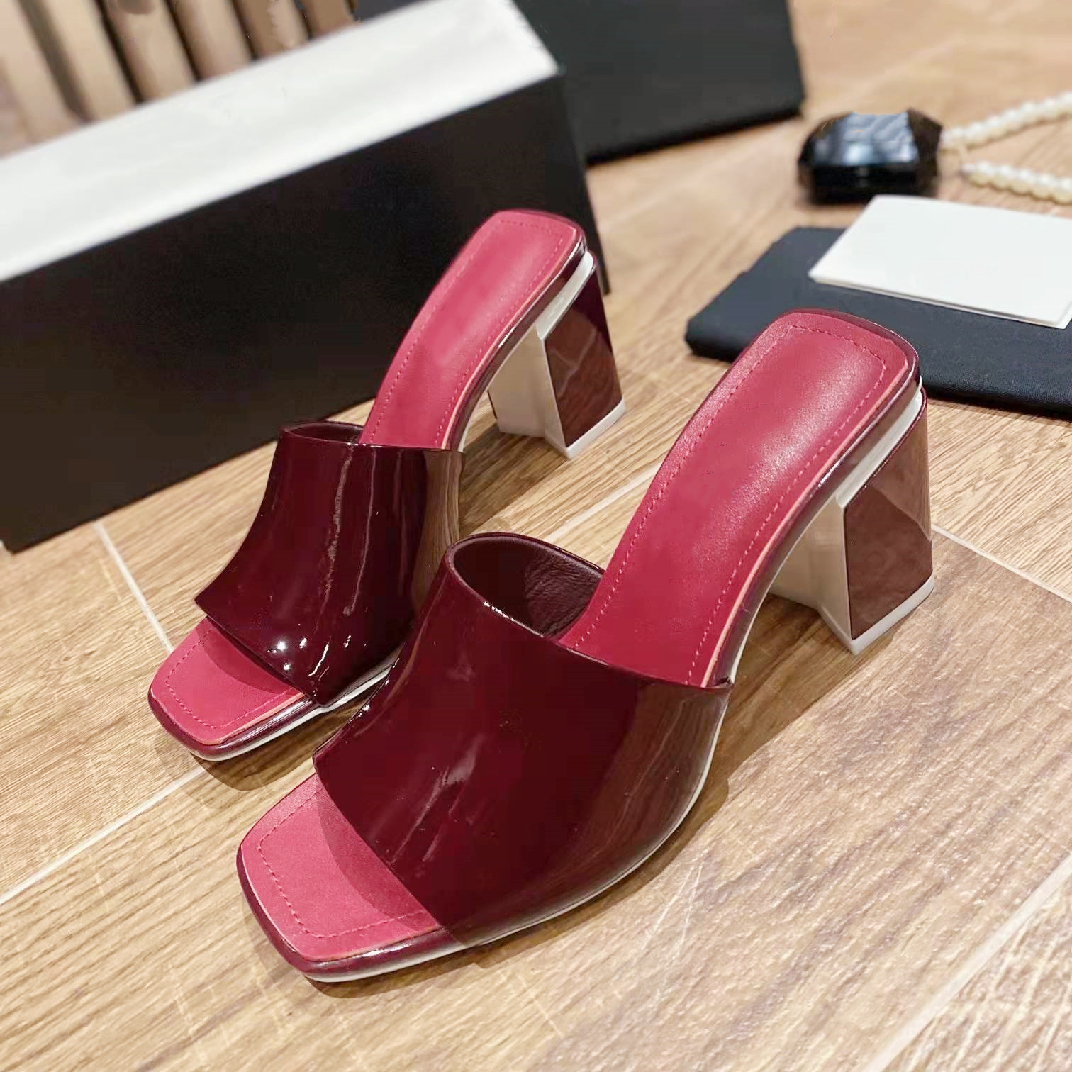 2022 Spring Summer New Square Toes Sandals Top Quality Patent Leather Chunky High Heels Shoes Stylish Wedding Party Business Women Graceful, Black
2022 Spring Summer New Square Toes Sandals Top Quality Patent Leather Chunky High Heels Shoes Stylish Wedding Party Business Women Graceful, Black