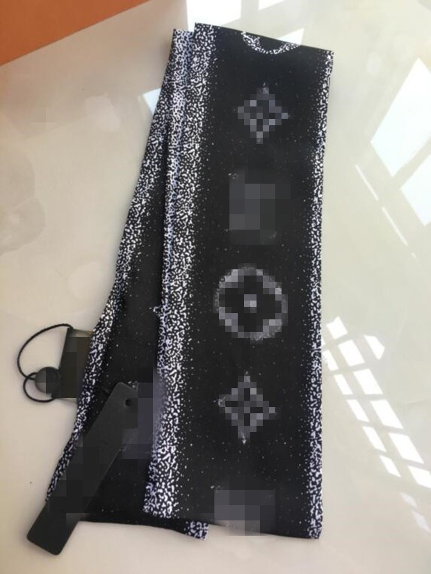 Women LOUIS Scarves VUTTON Silk Hair Scarf Bandanas Lady Ribbon Bag Skinny Scarves Design Wrist Towel Foulard Headband for Ladies, Blue;gray
Women LOUIS Scarves VUTTON Silk Hair Scarf Bandanas Lady Ribbon Bag Skinny Scarves Design Wrist Towel Foulard Headband for Ladies, Blue;gray