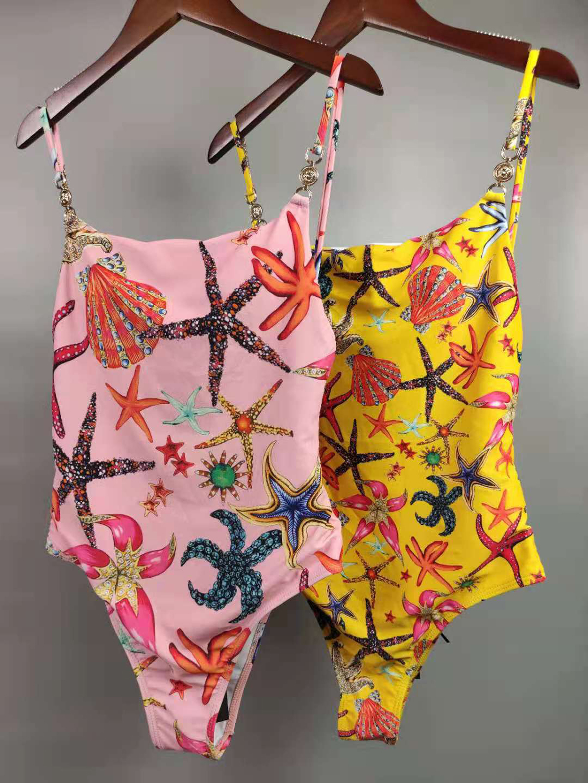 2 colors Starfish Swimsuit Bikini Set Women Fashion Swimwear Fast Bathing Suits Sexy pad tags yellow pink shell pattern size S-XL
2 colors Starfish Swimsuit Bikini Set Women Fashion Swimwear Fast Bathing Suits Sexy pad tags yellow pink shell pattern size S-XL