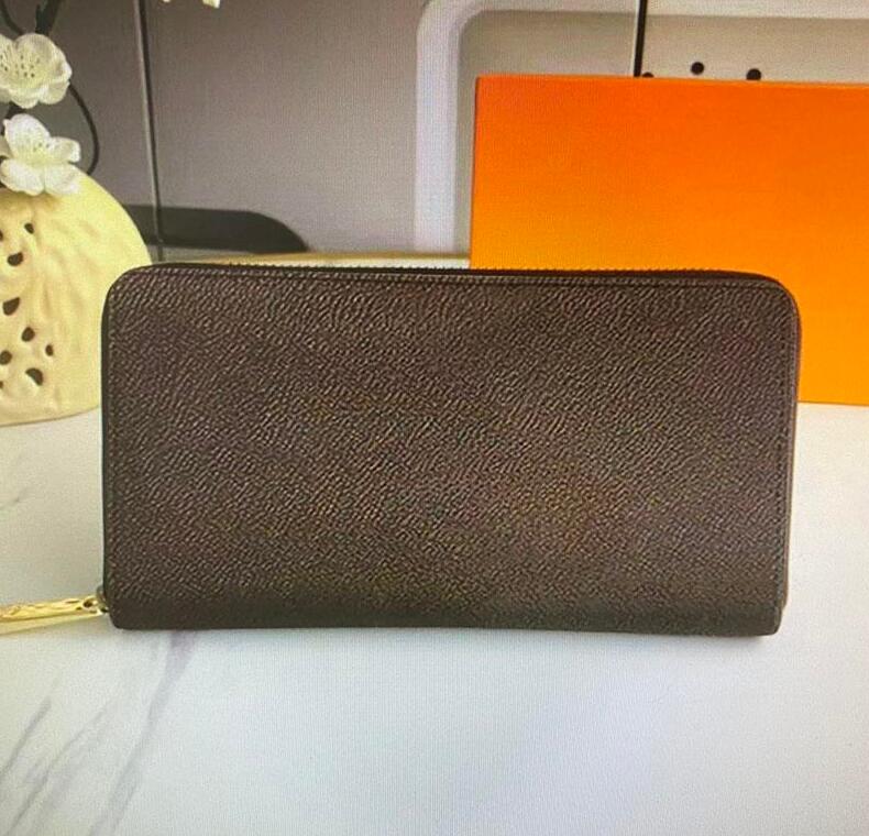 Fashion Designer Clutch Genuine Leather Zippy Wallet with box dust bag 60015 60017, Black;red
Fashion Designer Clutch Genuine Leather Zippy Wallet with box dust bag 60015 60017, Black;red