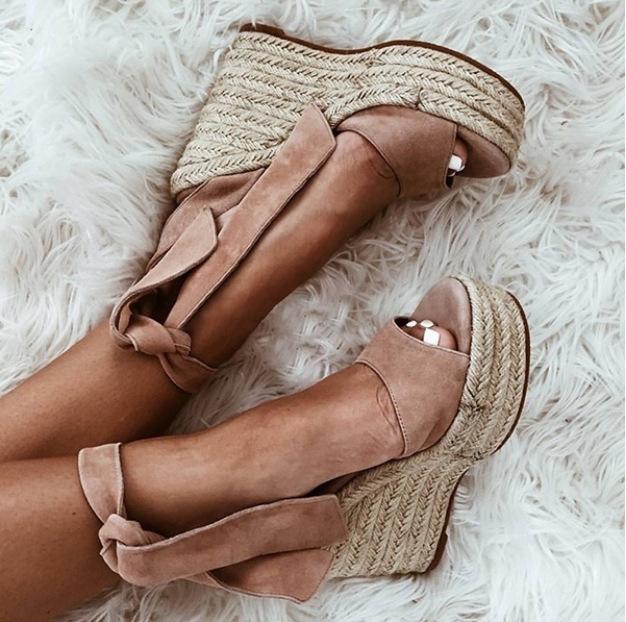 Dress Shoes Female Sandal High Heels 2021 Summer Large Size Clogs Wedge Black For Women Girls High-heeled Big Platform Beige Fashion
Dress Shoes Female Sandal High Heels 2021 Summer Large Size Clogs Wedge Black For Women Girls High-heeled Big Platform Beige Fashion