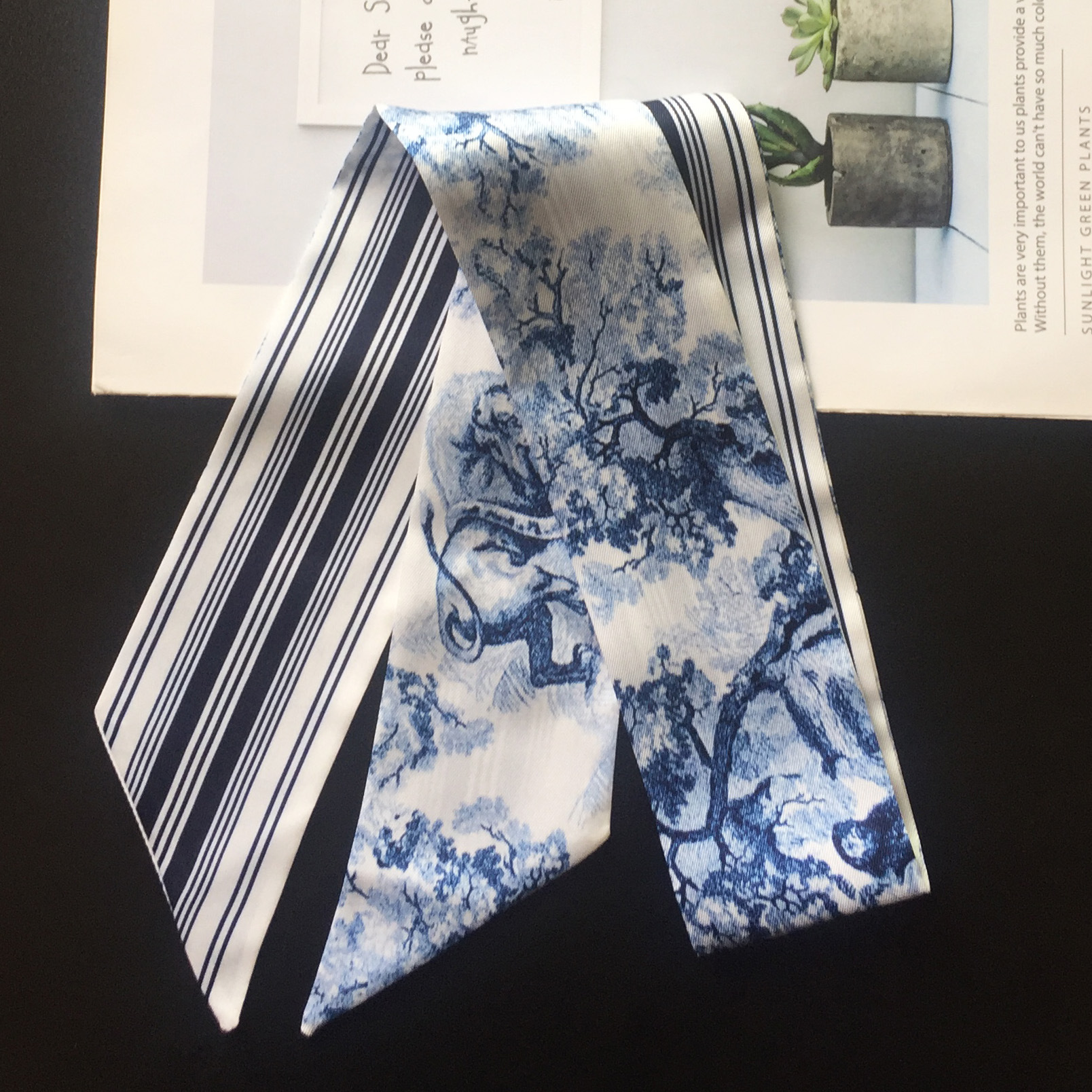Designer Fashion Headband Luxury Brand Scarves Women's Wear Silk Scarf Small Scarfs neckerchief 100*6cm
Designer Fashion Headband Luxury Brand Scarves Women's Wear Silk Scarf Small Scarfs neckerchief 100*6cm