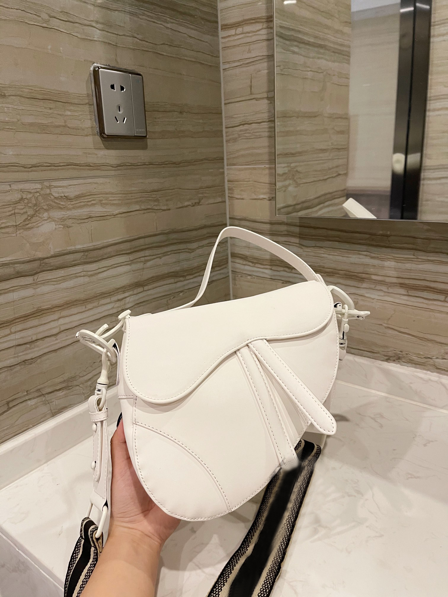 2021 fashion women luxury designer bags high quality saddle bag wholesale price for young girl handbag classic tote lady crossbody purse five colors
2021 fashion women luxury designer bags high quality saddle bag wholesale price for young girl handbag classic tote lady crossbody purse five colors