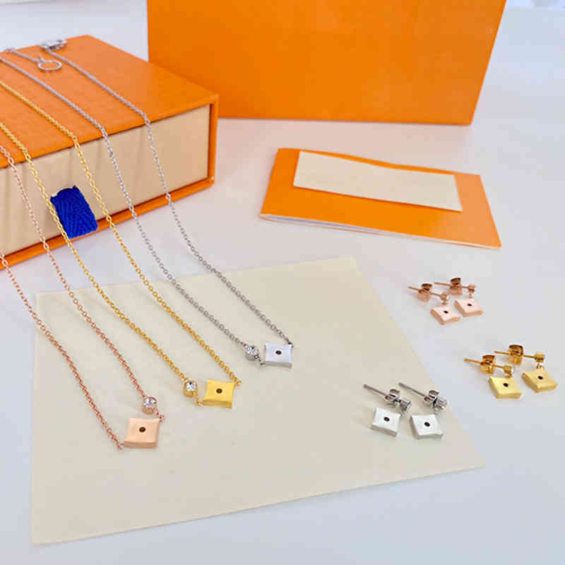 High-quality four-leaf clover bracelet set women's simple with diamond small necklace set fashionable personality wild earrings gift, Black
High-quality four-leaf clover bracelet set women's simple with diamond small necklace set fashionable personality wild earrings gift, Black