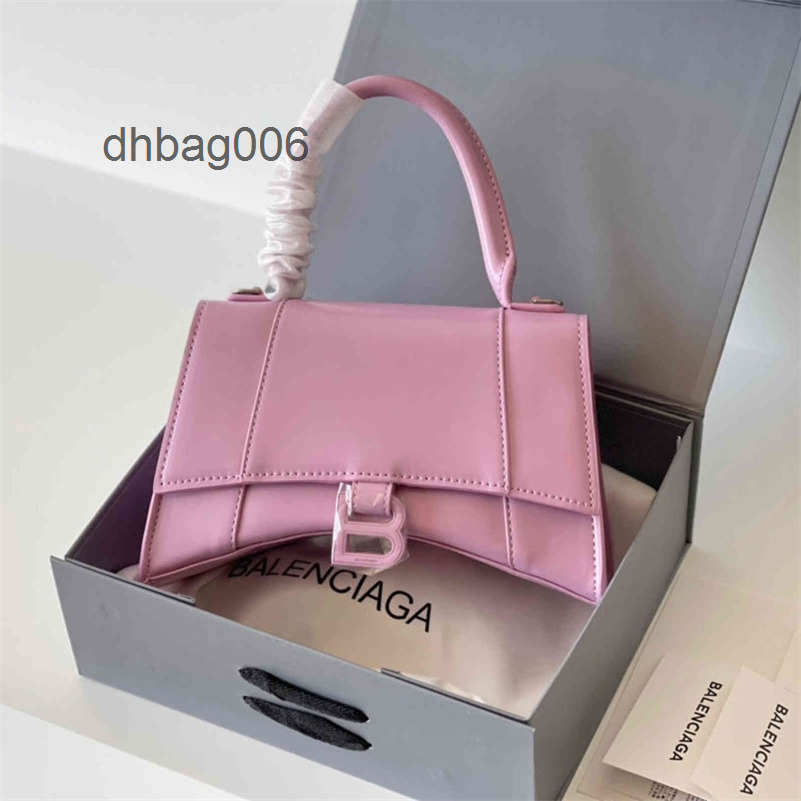 Bag Designer Handbags Pink 2022 balencai Cherry Blossom Powder Leather Women's Bag Hourglass Portable Mess QKM
Bag Designer Handbags Pink 2022 balencai Cherry Blossom Powder Leather Women's Bag Hourglass Portable Mess QKM