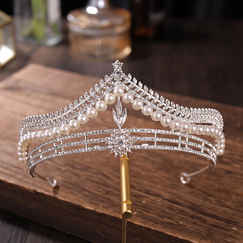 Hair Clips & Barrettes Bridal Crown Headwear Rhinestones Inlaid Retro Headdress Luxury Alloy Wedding Birthday Accessories For Female LXH, Golden;silver
Hair Clips & Barrettes Bridal Crown Headwear Rhinestones Inlaid Retro Headdress Luxury Alloy Wedding Birthday Accessories For Female LXH, Golden;silver