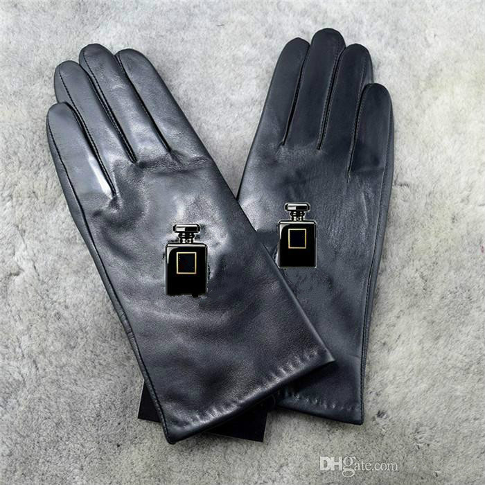 2021 Europe and the United States winter warm sheepskin top gloves ladies new brand points to add leather gloves wholesale
2021 Europe and the United States winter warm sheepskin top gloves ladies new brand points to add leather gloves wholesale