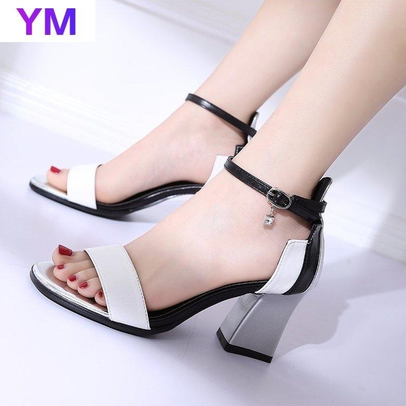 Ankle Strap Women's Shoes Outdoor 2021 Spring Peep Toe Square High Heels Fashion Zapatillas Mujer Casa Sapato Feminino Sandals, Black
Ankle Strap Women's Shoes Outdoor 2021 Spring Peep Toe Square High Heels Fashion Zapatillas Mujer Casa Sapato Feminino Sandals, Black