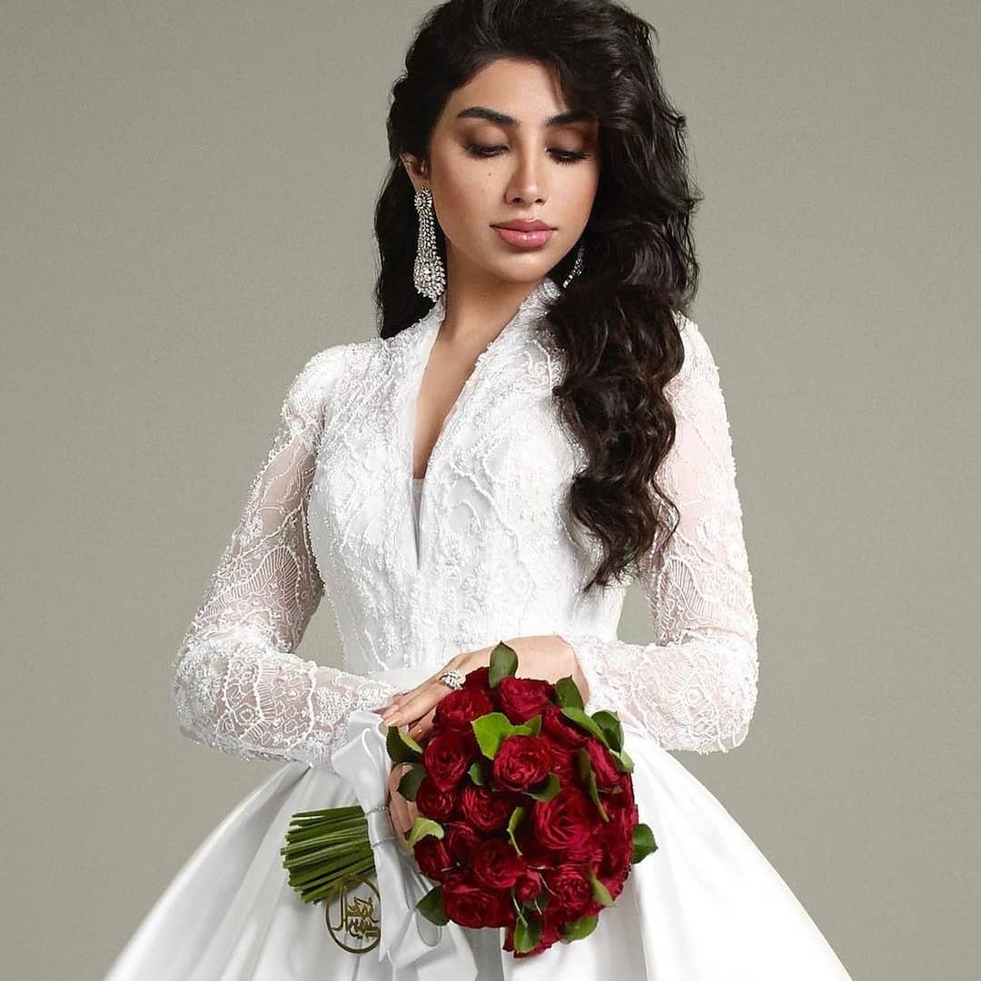 Elegant Mermaid Bridal Gowns Deep V-neck Long-sleeves Custom made Race Wedding Dresses Court Train Satin Ruched Tulle Beach Vestido de noiva