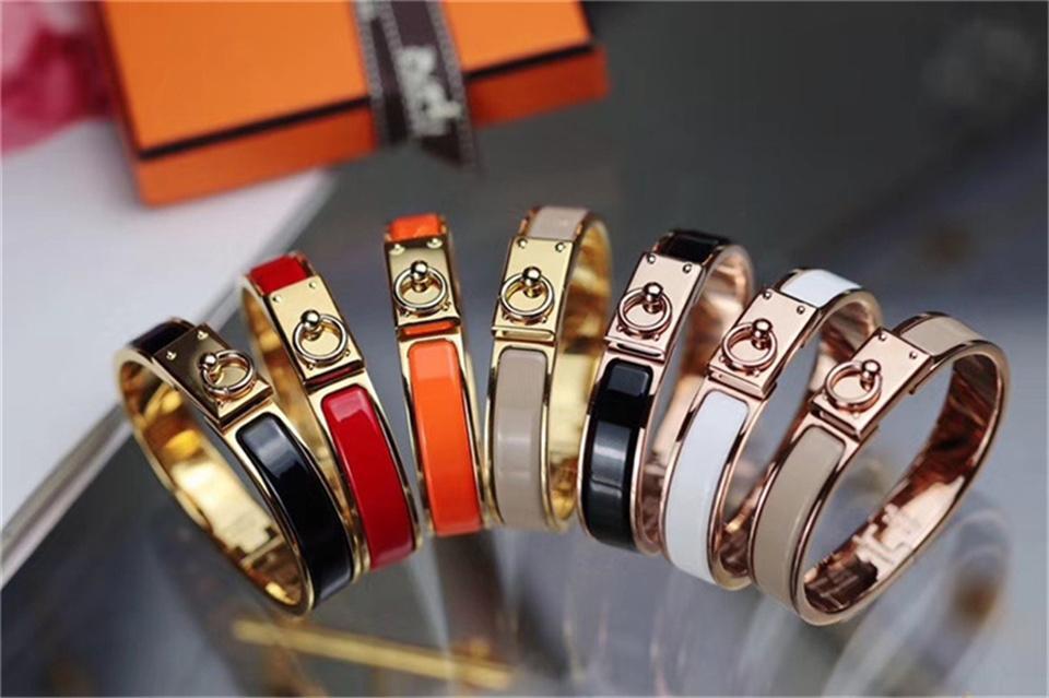 Ladies Classic bangles Rose Gold Bracelet Crystal Birthday Thanksgiving Christmas Gift Mom Dad and Wife Bring Gift Box factory Outlet
Ladies Classic bangles Rose Gold Bracelet Crystal Birthday Thanksgiving Christmas Gift Mom Dad and Wife Bring Gift Box factory Outlet