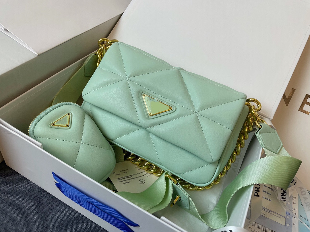 New rhombic cross-body messenger bag in shoulder bags ffor women female on sale sheepskin Gold chain zipper spacer pocket multi colors and s
New rhombic cross-body messenger bag in shoulder bags ffor women female on sale sheepskin Gold chain zipper spacer pocket multi colors and s
