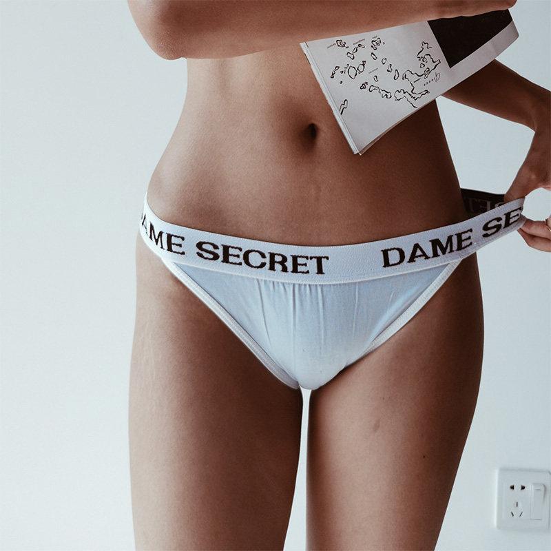 Women' Panties Sexy High-fork Invisible Low-waist Sports Panites With Letters Wide Border Seamless Underwear Fitness Bikini Briefs, White
Women' Panties Sexy High-fork Invisible Low-waist Sports Panites With Letters Wide Border Seamless Underwear Fitness Bikini Briefs, White
