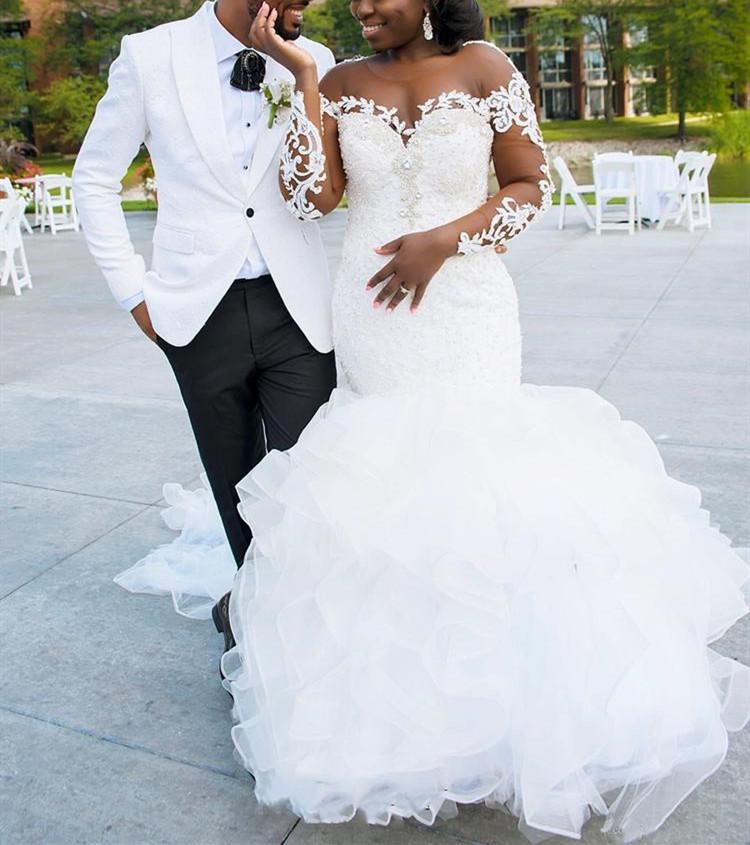 Plus Size Wedding Dresses Long Sleeves Mermaid Bridal Gowns Applique Lace Beaded Sheer Neckline Ruffles Sweep Train vestido de novia