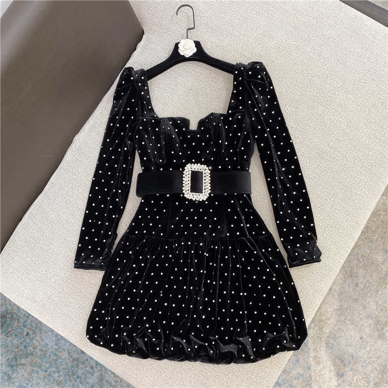 DEAT Summer Women Fashion Square Collar Long Sleeve Diamond Decoration Belt A-Line High Waist Casual Black Dress RD720 210709
DEAT Summer Women Fashion Square Collar Long Sleeve Diamond Decoration Belt A-Line High Waist Casual Black Dress RD720 210709