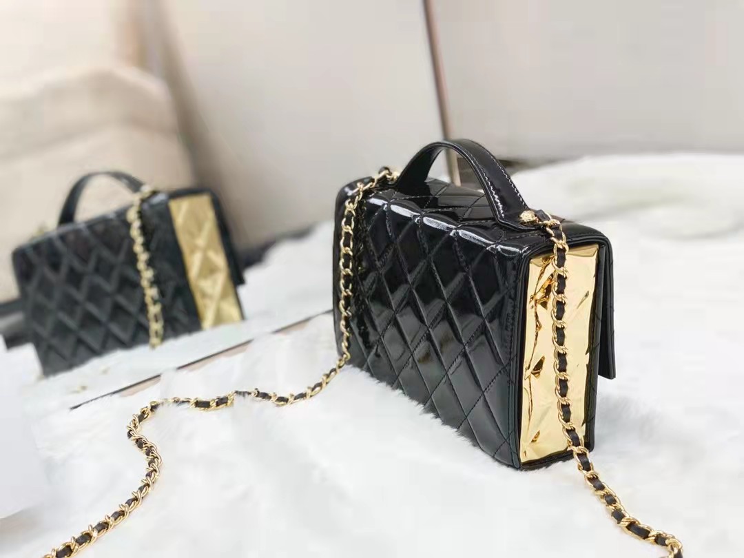 Ladies leather bag 7A high-end custom quality single shoulder across the hip casual designer 88885621
Ladies leather bag 7A high-end custom quality single shoulder across the hip casual designer 88885621