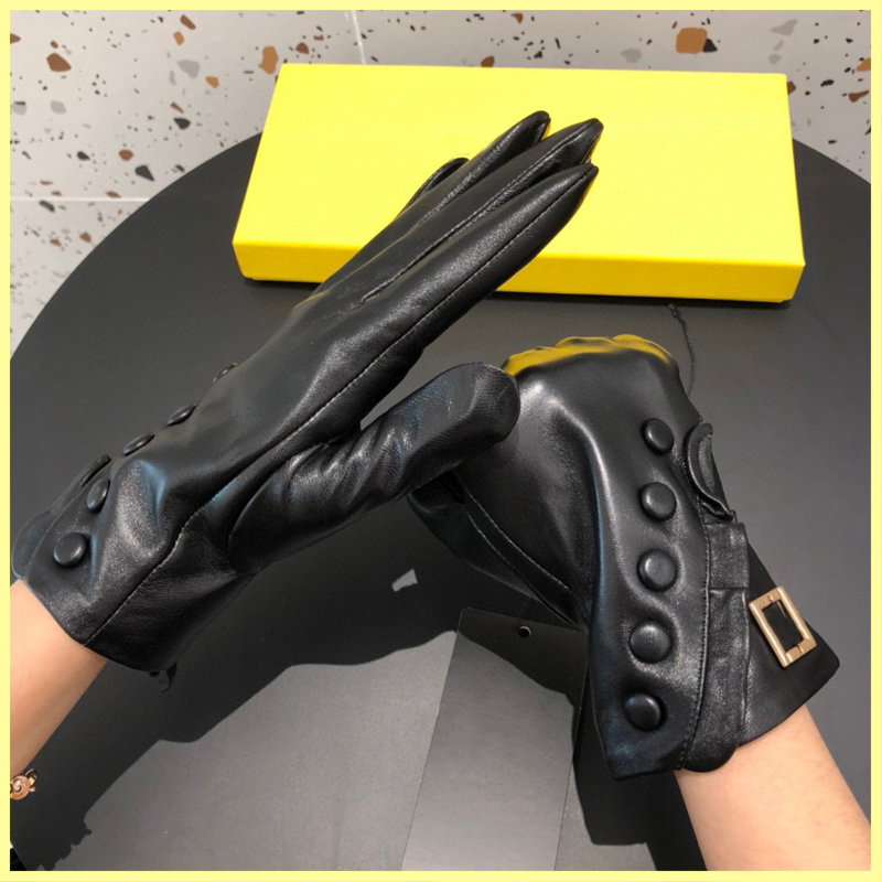 Women Genuine Leather Gloves Metal Letter Symbol Designer Mittens High Quality Plush Warm Driving Mitten Winter Sheepskin F Glove Wholesale
Women Genuine Leather Gloves Metal Letter Symbol Designer Mittens High Quality Plush Warm Driving Mitten Winter Sheepskin F Glove Wholesale