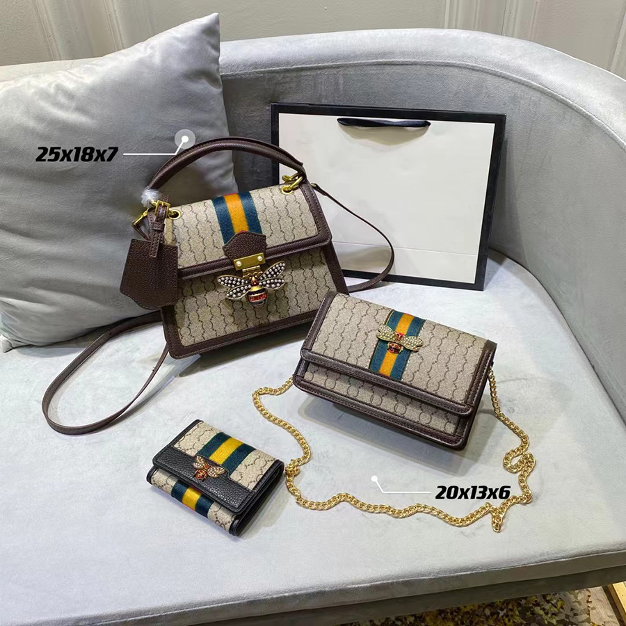 3PC Luxurys designers Women Fashion Totes handbags cross body Shoulder Bags combination famous classic caviar capacity portable day backpack 55, Box
3PC Luxurys designers Women Fashion Totes handbags cross body Shoulder Bags combination famous classic caviar capacity portable day backpack 55, Box