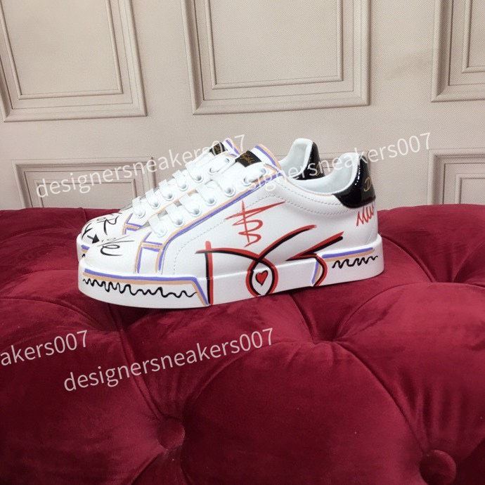 2021 Top Quality Casual boots Dress Shoes Mens Womens Luxury Sneaker Cow Leather Designers Bee Pattern Bottom Tiger Stripes Sports Designer Trainers 35-45, 04
2021 Top Quality Casual boots Dress Shoes Mens Womens Luxury Sneaker Cow Leather Designers Bee Pattern Bottom Tiger Stripes Sports Designer Trainers 35-45, 04