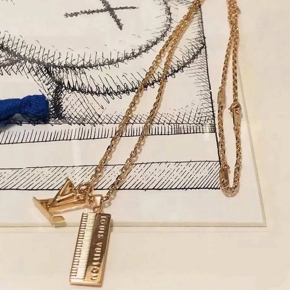 L Home Piano Decorative Letters Necklace Fashion Trend Piano Keyboard Shape Pendant for Boyfriends and Girlfriends, Silver
L Home Piano Decorative Letters Necklace Fashion Trend Piano Keyboard Shape Pendant for Boyfriends and Girlfriends, Silver