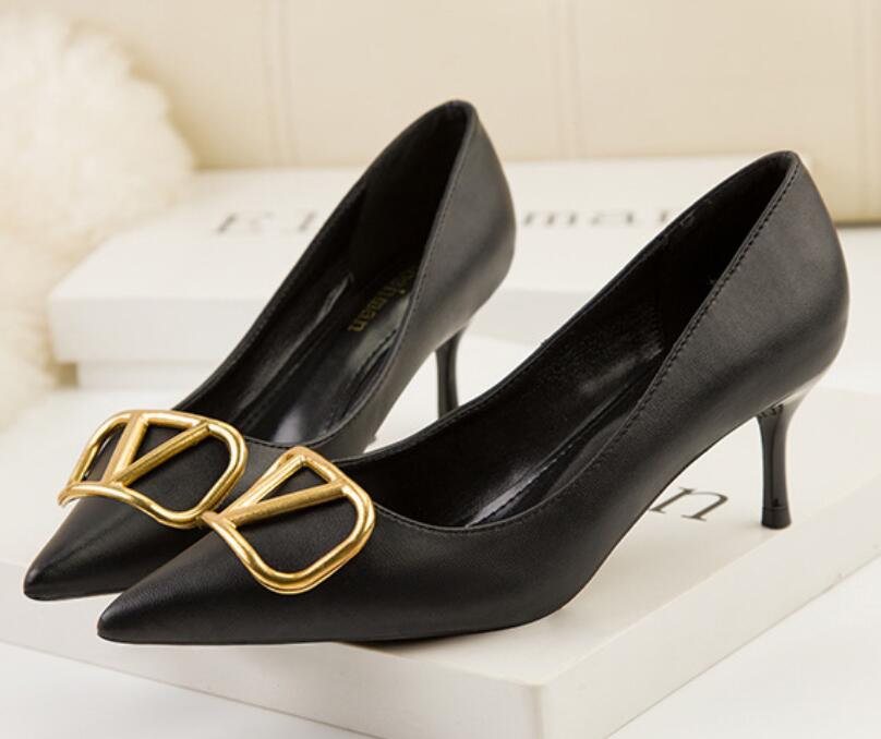 2022 Dress Shoes European and American style solid color pointed thin heel with shallow mouth metal belt buckle professional high women's single, Black
2022 Dress Shoes European and American style solid color pointed thin heel with shallow mouth metal belt buckle professional high women's single, Black
