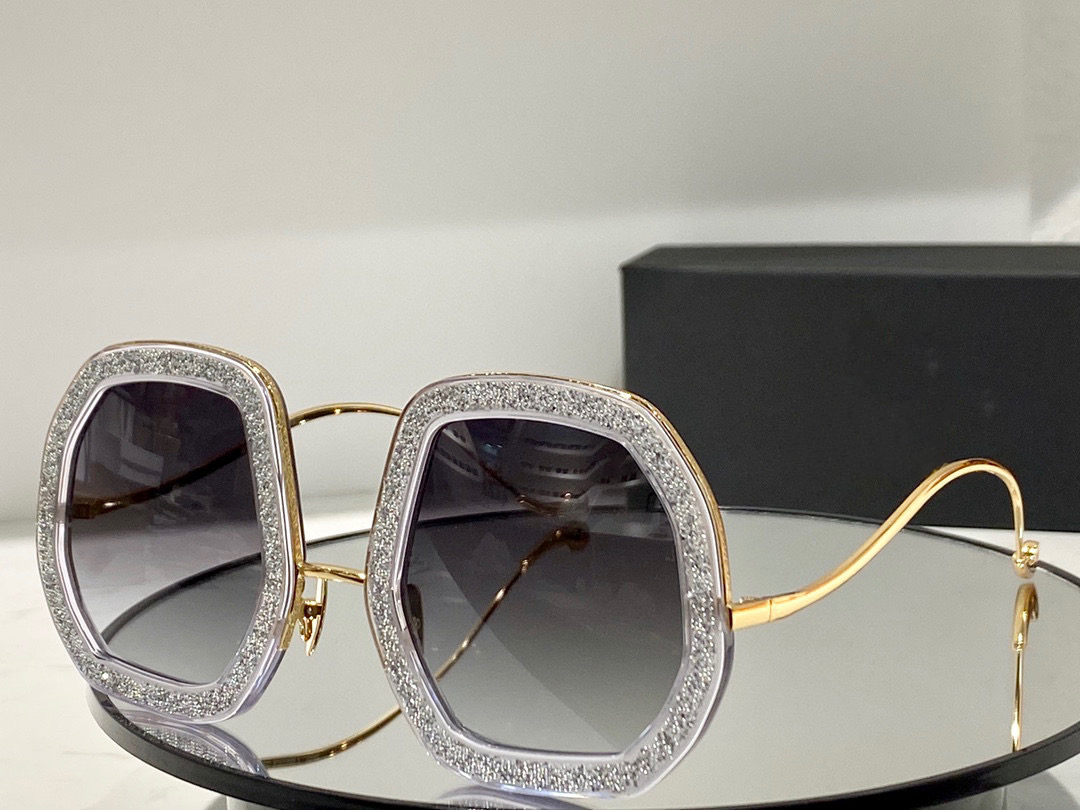 Sunglasses For Men and Women Summer ANNA beaming star blach style Anti-Ultraviolet Retro Plate Full Frame fashion Eyeglasses Random Box