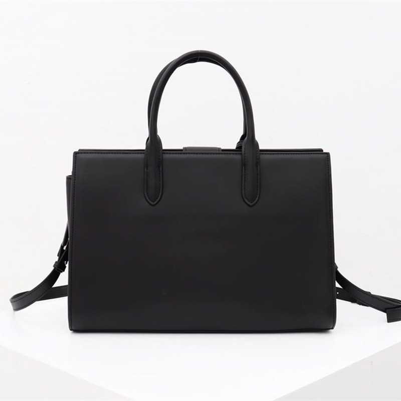Luxury designer Crossbody Shoulder Backpack Handbags Tote bag Bags Handbags Wallet Purse Store girls simple and atmospheric one-shoulder sty
Luxury designer Crossbody Shoulder Backpack Handbags Tote bag Bags Handbags Wallet Purse Store girls simple and atmospheric one-shoulder sty