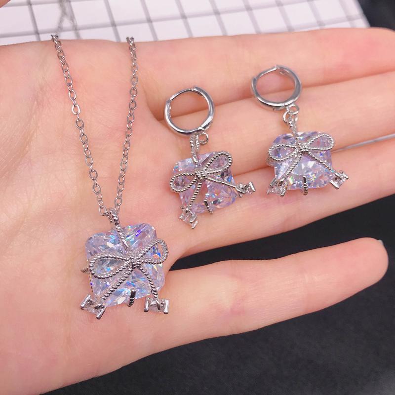 Earrings & Necklace Delicate Bowknot Drop Inlay Square Cubic Zirconia Korean Style Geometry Pendant For Women Wedding Jewelry Set, Silver
Earrings & Necklace Delicate Bowknot Drop Inlay Square Cubic Zirconia Korean Style Geometry Pendant For Women Wedding Jewelry Set, Silver