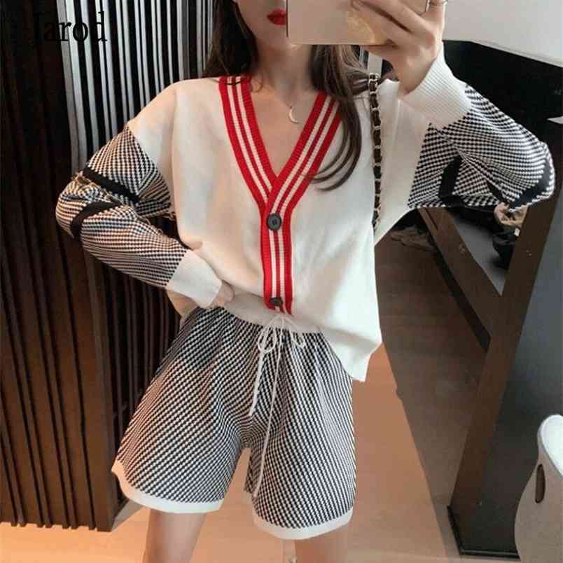 Autumn Women Knit Striped Jackets+Shorts Sets Long Sleeve V Neck Single Breasted Jumpers Coats Short Pants Suits for Woman 210519, Photo color
Autumn Women Knit Striped Jackets+Shorts Sets Long Sleeve V Neck Single Breasted Jumpers Coats Short Pants Suits for Woman 210519, Photo color