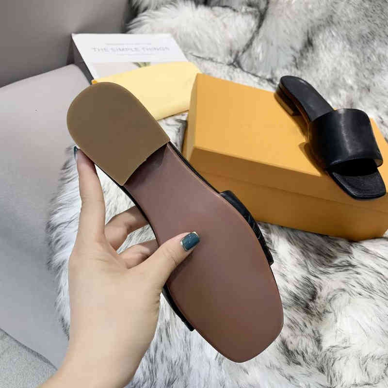 Slippers PKSport With box Slipper Revival Flat Mules Shoes ss Men Women Slides Sandals Designer Black Pink Orange Blue WATERFRONT Brown White GKXG, 1#
Slippers PKSport With box Slipper Revival Flat Mules Shoes ss Men Women Slides Sandals Designer Black Pink Orange Blue WATERFRONT Brown White GKXG, 1#