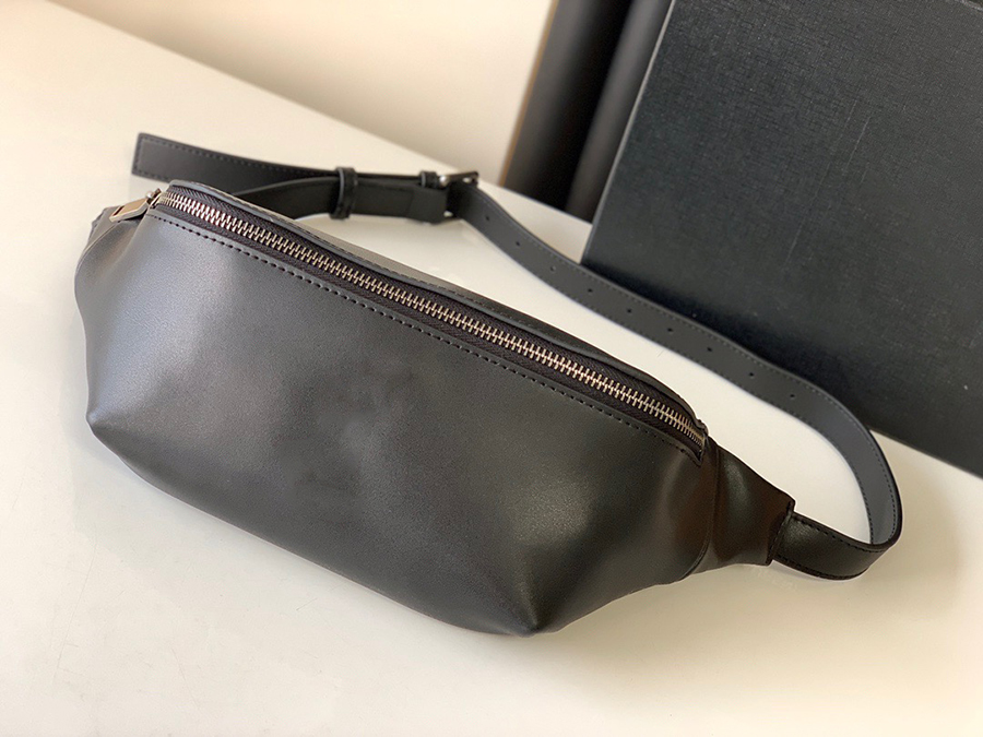 Women Fashion Waist Bag Men Luxurys Designers Bags Unisex Chest Messenger Shoulder Semicircle Handbag Genuine Leather Cross Bodybag
Women Fashion Waist Bag Men Luxurys Designers Bags Unisex Chest Messenger Shoulder Semicircle Handbag Genuine Leather Cross Bodybag