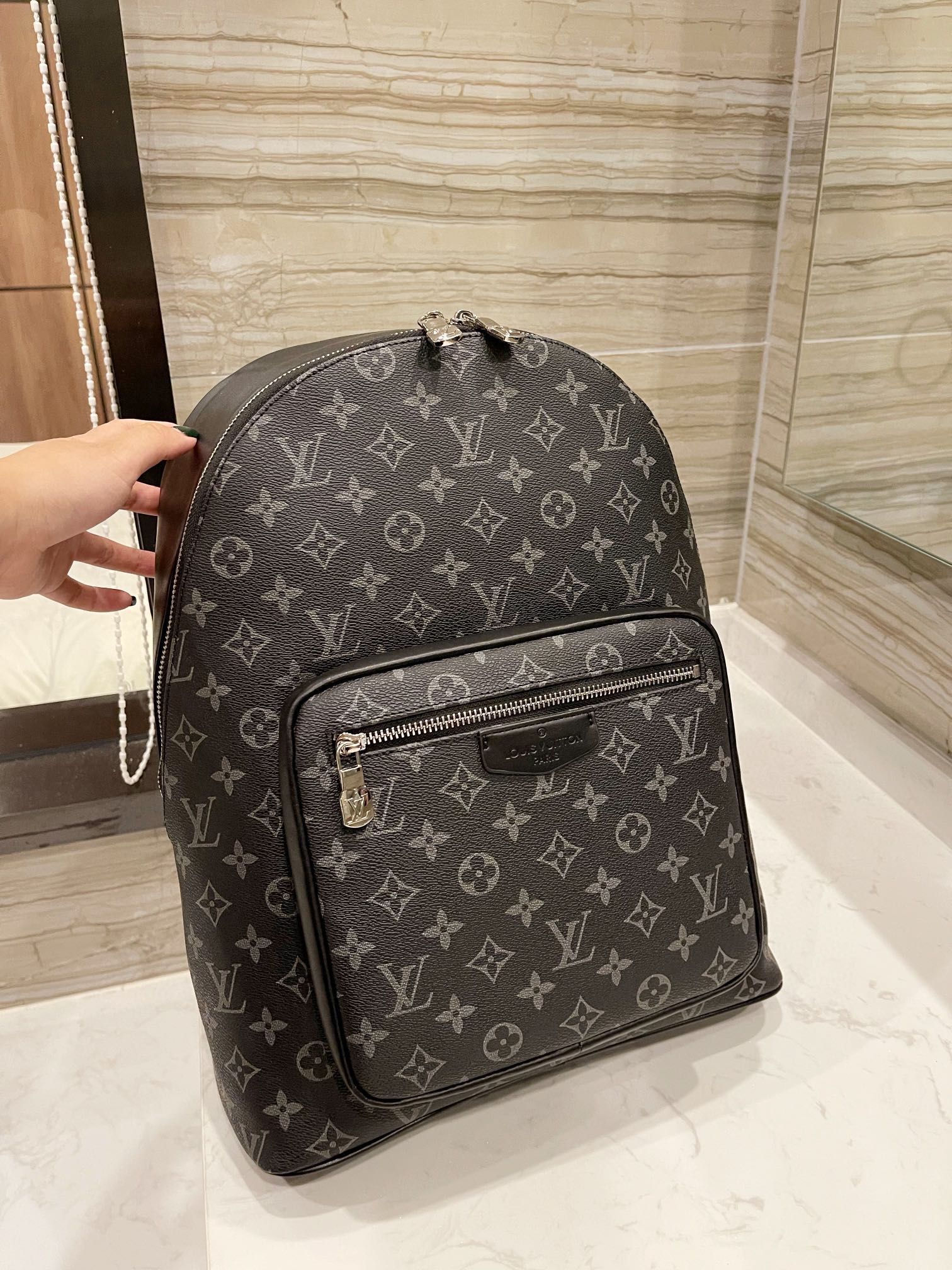 Louis Vuitton Backpack Designer bags Louis Vutton Monogram canvas handbag LV leather crossbody Presbyopia Casual bag luxurys fashion hangdbags
Louis Vuitton Backpack Designer bags Louis Vutton Monogram canvas handbag LV leather crossbody Presbyopia Casual bag luxurys fashion hangdbags