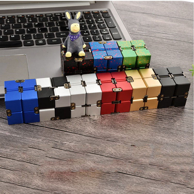 Metal !!!Creative Infinity Cube Party Player Portable Aluminium Alloy Infinite Flip Stress Relief for Children Adult Gift Puzzle Mini Blocks Decompression Toy
Metal !!!Creative Infinity Cube Party Player Portable Aluminium Alloy Infinite Flip Stress Relief for Children Adult Gift Puzzle Mini Blocks Decompression Toy