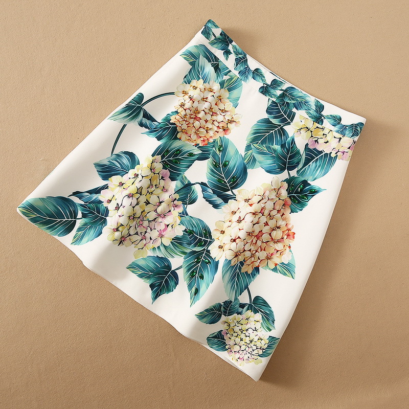 European and American women' wear for summer 2021 Hydrangea print with beaded nail skirt, Multi
European and American women' wear for summer 2021 Hydrangea print with beaded nail skirt, Multi